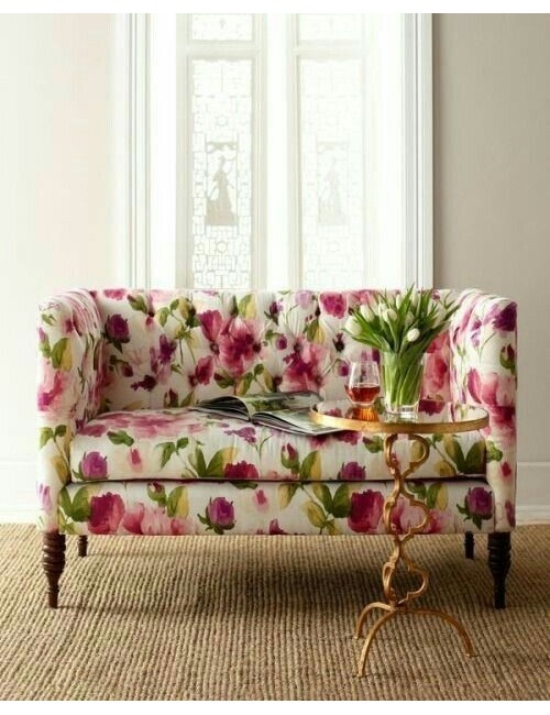 Pikowana sofa w kwiaty Honey